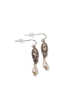Little Pearl Teardrop Earrings With Rhinestones